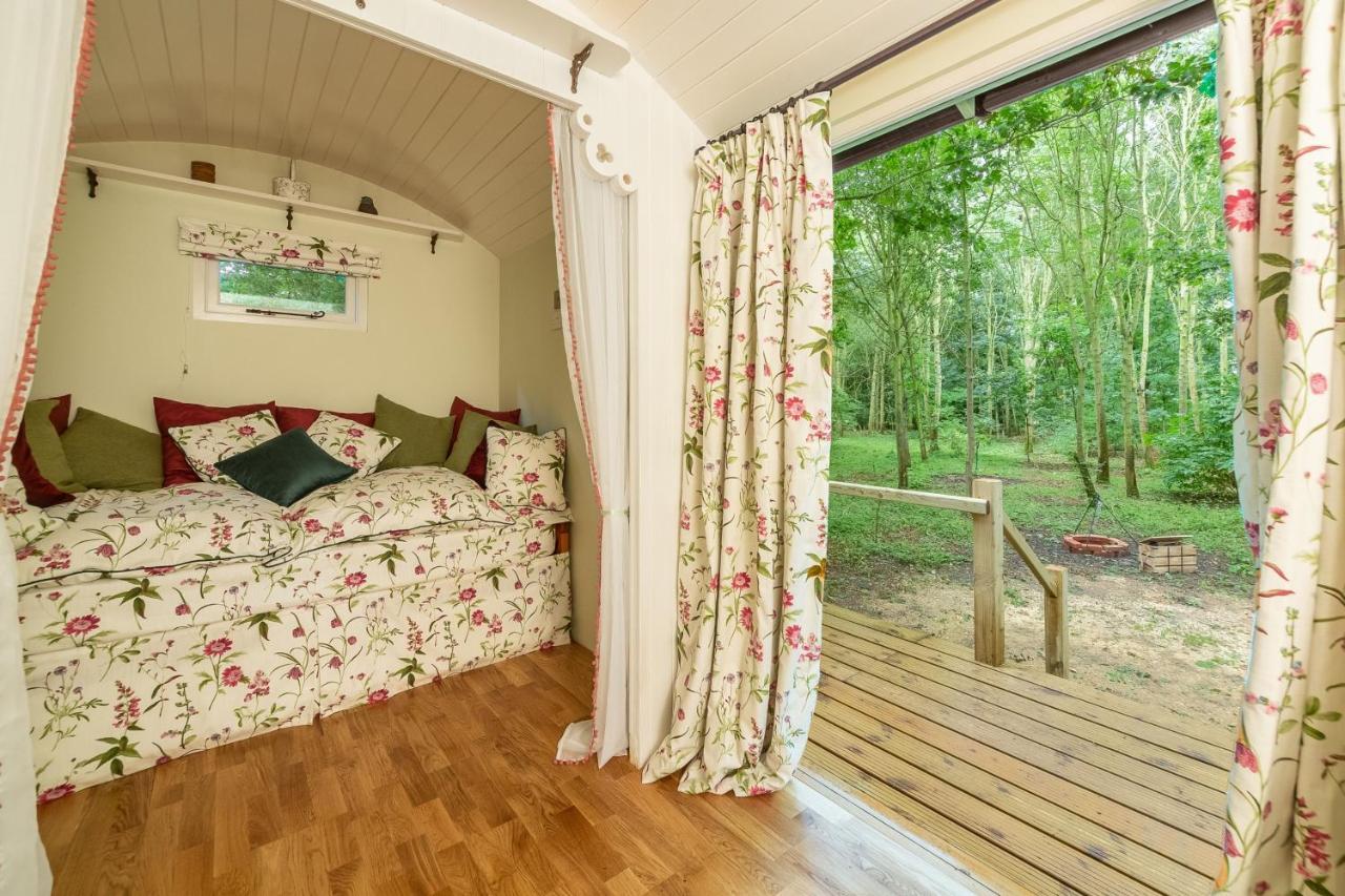 Woodland Retreat Shepherds Hut Villa Brundish Exterior photo